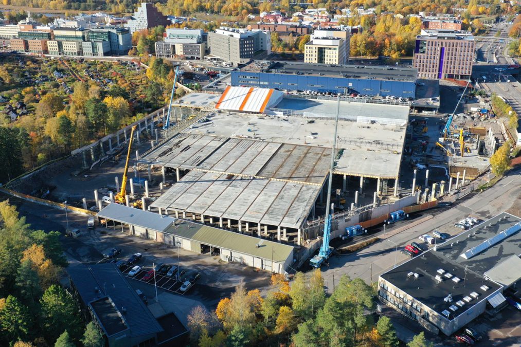 Ilmakuva Ruskeasuon varikon työmaasta.