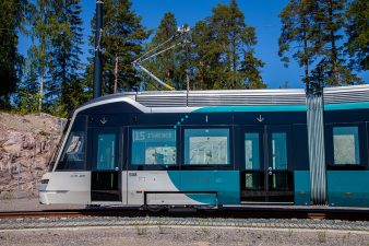 Pikaratikan takana metsää.