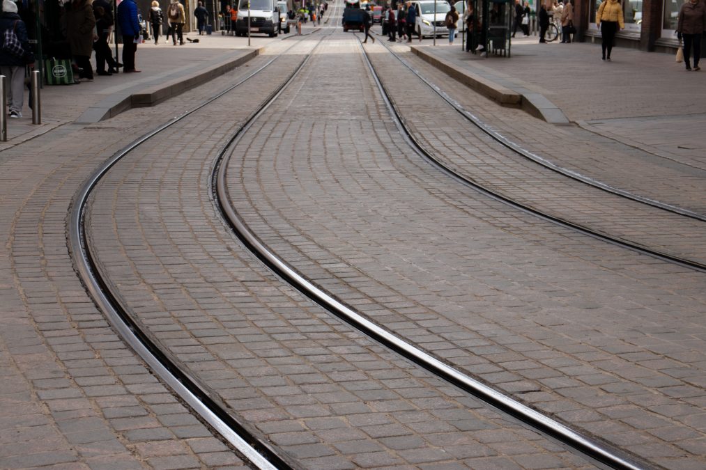 Raitiotiekiskot kaarteessa.