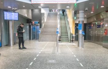 Mellunmäen metroaseman A-sisäänkäynti.